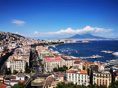 napoli oggi.